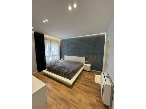 Tirane, shitet apartament 2+1+Ballkon Kati 4, 111 m² 219.000 € (Rrruga Dibres)