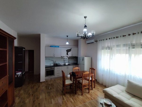 Tirane, jepet me qera apartament 2+1+Ballkon Kati 1, 100 m² 600 € (SHESHI SKENDERBEJ)