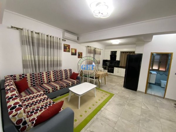 Durres, jepet me qera apartament 2+1+Ballkon Kati 2, 96 m² 500 € (Bulevardi, Durres)