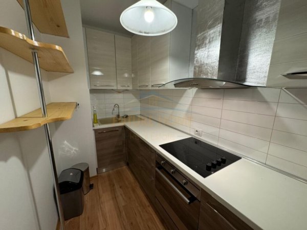 Tirane, jepet me qera apartament 2+1+Ballkon Kati 6, 120 m² 1.200 € (BLLOK)