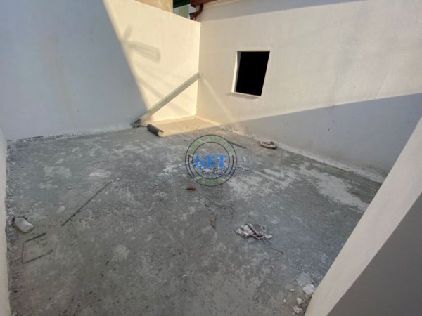 Durres, jepet me qera ambjent biznesi Kati 1, 70 m² 650 € (Gjykata, Durres)