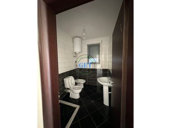 Durres, jepet me qera apartament 2+1+Ballkon Kati 6, 101 m² 260 € (Ish-URT)