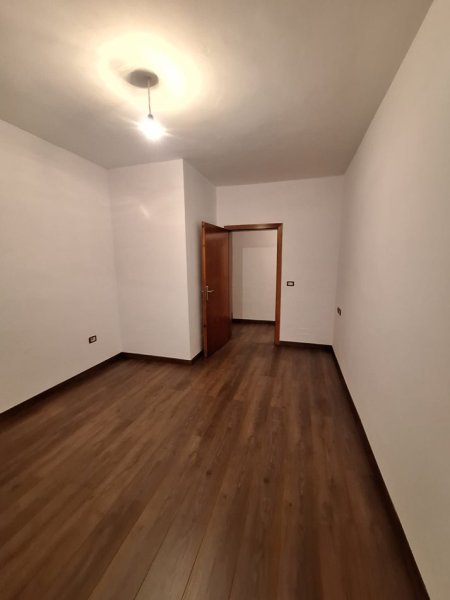 Tirane, shitet apartament 2+1+Ballkon Kati 5, 120 m² 159.000 € (Don Bosko)