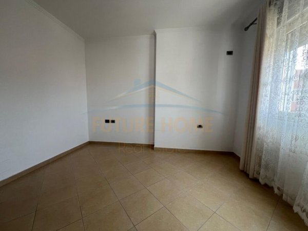 Tirane, shes 1+1+Aneks+Ballkon Kati 4, 63 m² 77.000 € (fresk)