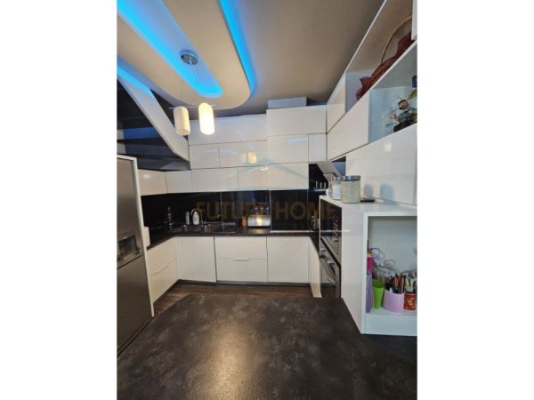 Tirane, shes apartament 3+1+Aneks+Ballkon Kati 4, 122 m² 200.000 € (unaza e re astir kompleksi ales)