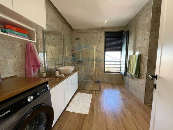 Tirane, shitet apartament 2+1+Ballkon Kati 6, 113 m² 300.000 € (Hoxha Tasim)