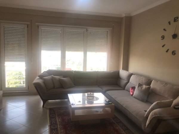 Tirane, jepet me qera apartament 3+1 Kati 3, 124 m² 550 € (Astir)