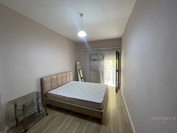 Tirane, jepet me qera apartament 1+1 Kati 2, 100 m² 550 € (apartament 1+1ne Myslym Shyri)