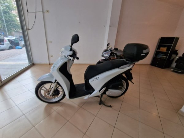 🇨🇭 HONDA SH 125 AD,ABS , e bardhë 7.312 km