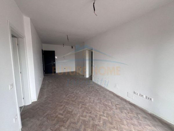 Tirane, jepet me qera apartament 2+1+Ballkon Kati 3, 110 m² 1.300 € (GARDEN BUILDING 21 DHJETORI)