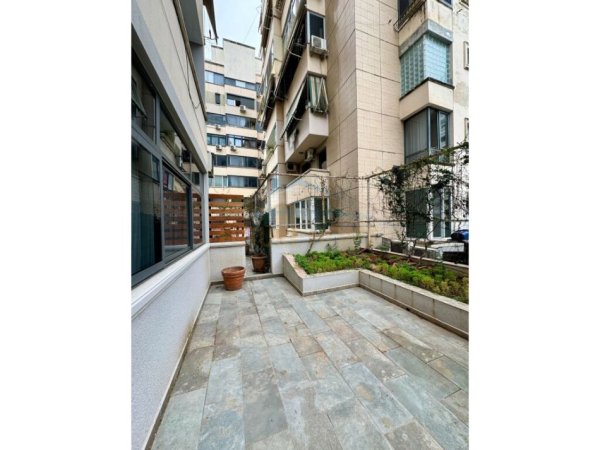 Tirane, shitet apartament 1+1+Ballkon Kati 3, 63 m² 195.000 € (FAIK KONICA STADIUMI AIR ALBANIA)