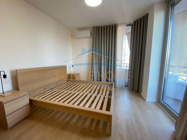 Tirane, jepet me qera apartament 3+1+Ballkon Kati 8, 158 m² 1.500 € (Bulevardi Zogu i 1)