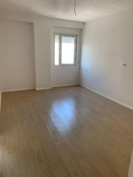 Tirane, jepet me qera apartament 2+1 Kati 6, 74 m² 600 € (Ali Demi)