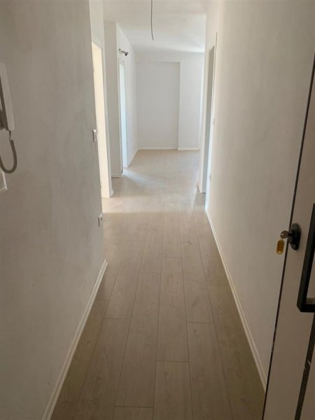 Tirane, jepet me qera apartament 2+1 Kati 6, 74 m² 600 € (Ali Demi)