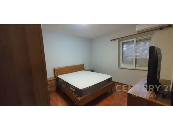 Tirane, Jepet me qera apartament 2+1 Kati 2, 85 m² (pazari ri)