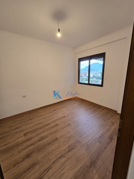 Tirane, shitet apartament 1+1+Ballkon Kati 5, 55 m² 900.000 € (Rruga e Dibres, prane Fakultetit te Mjeksise)