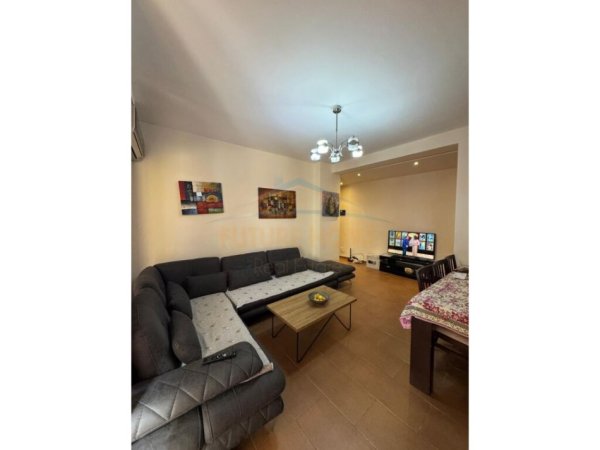 Tirane, jepet me qera apartament 2+1+Ballkon Kati 4, 109 m² 700 € (Rruga Egnatia Don Bosko)