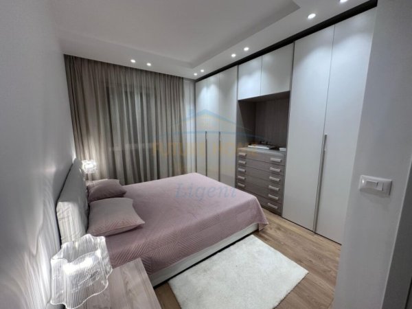 Tirane, shitet apartament 2+1+Ballkon Kati 1, 100 m² 250.000 € (TEG)