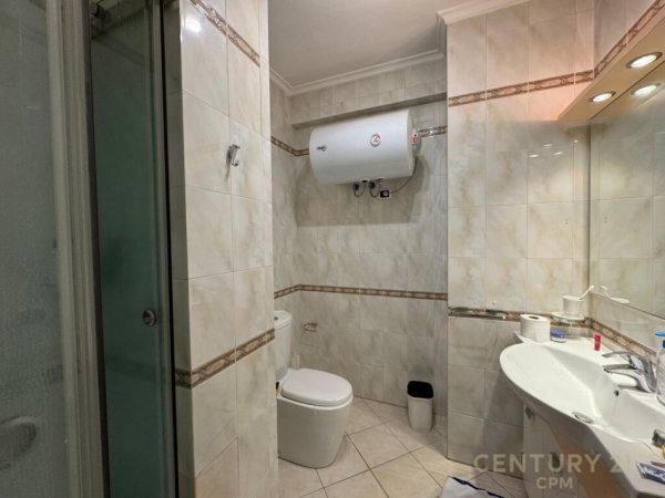 Tirane, shitet apartament 2+1+Ballkon Kati 12, 107 m² 320.000 € (në zonën e Ish Bllokut, Tiranë)