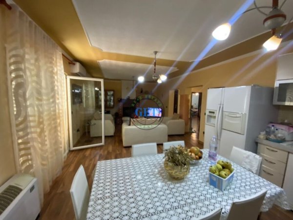 Durres, shitet apartament 3+1 Kati 5, 140 m² 136.000 € (Stadiumi)