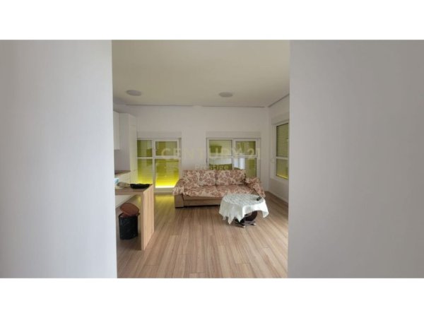 Tirane, jepet me qera apartament 2+1+Ballkon Kati 4, 85 m² 450 € (KOMPLEKSI MANGALEM, ALI DEMI)