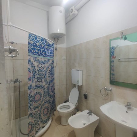 Tirane, jepet me qera apartament 1+1+Ballkon Kati 1, 62 m² 600 € (QENDER 9- KATESHET)