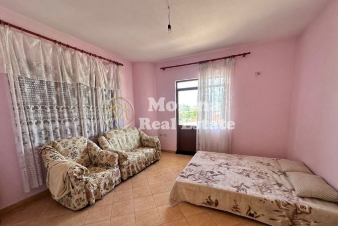 Tirane, shitet Vile 4+1 Kati 1, 325 m² 340.000 € (Petrele/Mullet)