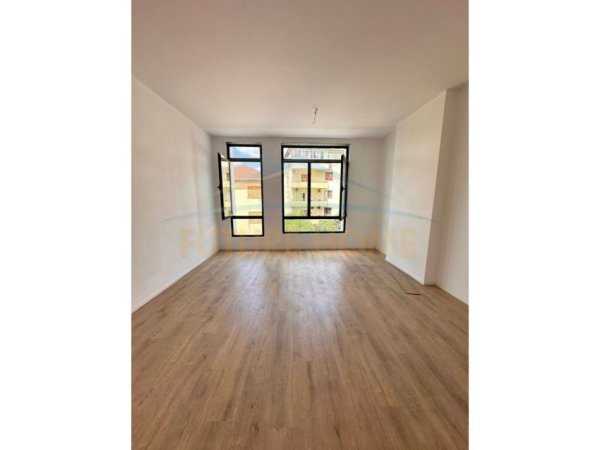 Tirane, shitet apartament 1+1+Ballkon Kati 1, 71 m² 117.000 € (ish Dogana)