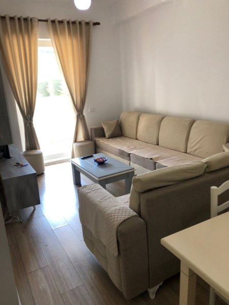 Tirane, jepet me qera apartament 2+1+Ballkon Kati 2, 90 m² 500 € (Ali Dem kompleksi Mangalem.)