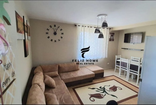 Tirane, jepet me qera apartament 1+1+Ballkon Kati 7, 55 m² 500 € (ALI DEMI)