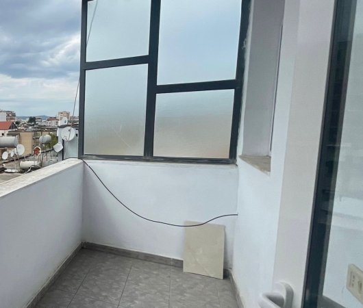 Tirane, shitet apartament 2+1+Ballkon Kati 6, 88 m² 120.000 € (Rruga Bardhyl , Brryli)