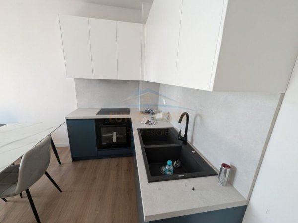 Tirane, shitet apartament 3+1+Ballkon Kati 9, 103 m² 166.000 € (Fusha e Aviacionit)