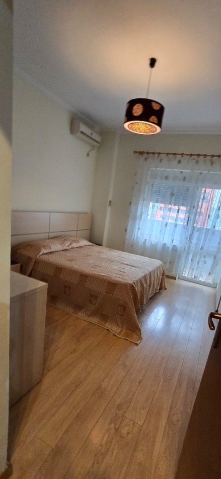 JEPET ME QERA APARTAMENT 2+1+2 NE QENDER, PAZARI I RI