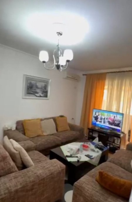 Tirane, shitet apartament 3+1+Ballkon Kati 3, 103 m² 140.000 € (Xhamllilku)