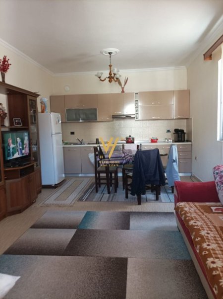 Tirane, shitet shtepi 1 Katshe Kati 0, 240 m² 165.000 € (SHKOZE)