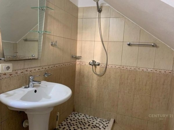 Tirane, shitet apartament 1+1 Kati 1, 51 m² (Shkolla e Bashkuar, Shkolla e Bashkuar)